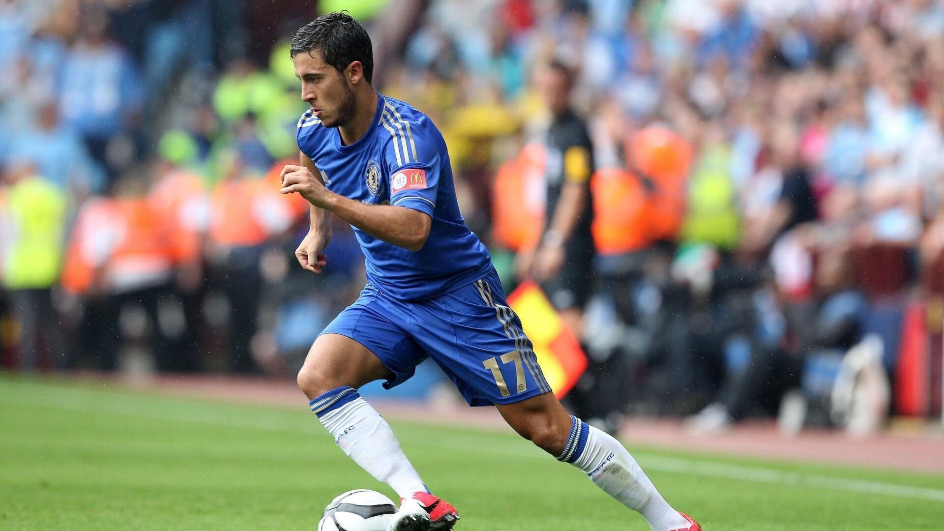 乐鱼体育在线入口-“天府校区台球赛：精准击球与战术博弈的巅峰对决”  第2张